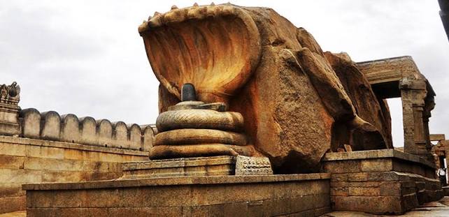 Lepakshi & Puttaparthi Heritage-Pilgrimage Tour